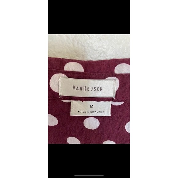 Van Heusen Wine color polkadot button down Blouse Size M - Picture 4 of 4